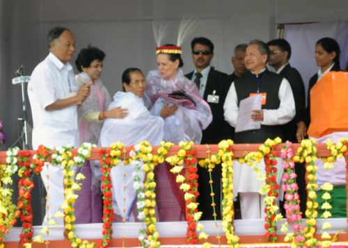 UPA Chairperson and AIIC President Sonia Gandhi, with head gear (Kajing Lei) at Kangla police meeting Imphal on Friday. Photo by Ph. Santosh, Imphal