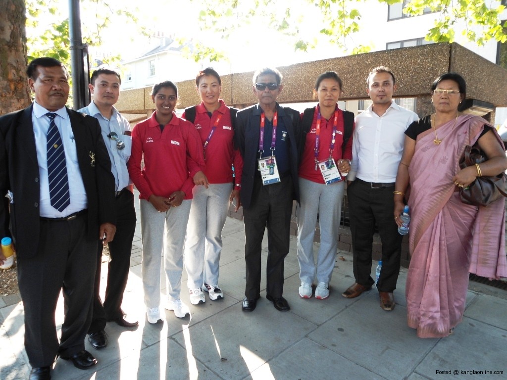Olympian archers. Bombyla , Deepika Kumari and Chekrovolu Swuro with EMA members and Bomyla's parents at Lord Stadium
