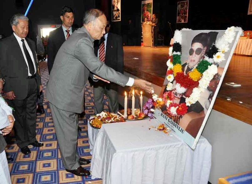 Chief Minister Okram Ibobi Singh offering floral tributes to a portrait of Rani Gaidinliu.