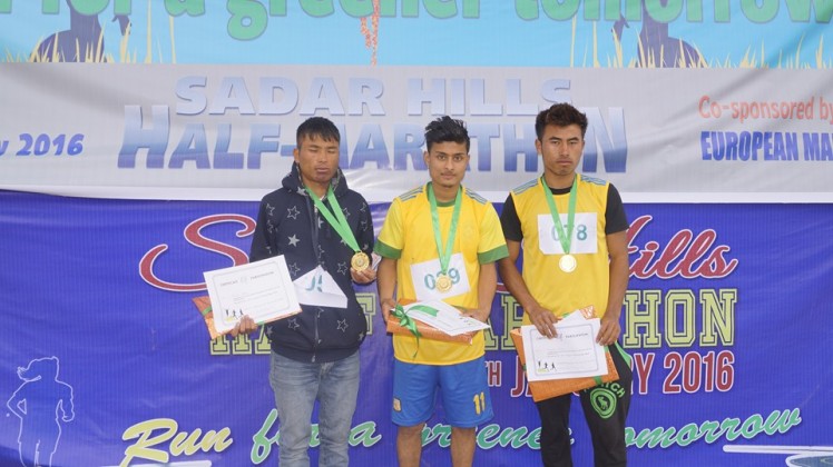 Boys winners: First - Prasand Timshina from Turi Bari. Second - Mangtinlal Kipgen from Changoubung. Third - Letminsei Haokip from L. Khomunnom.