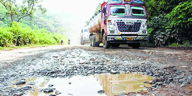 E-Front-__-CSOs-Deplorable-condition-of-National-Highway-2-near-Sapormeina