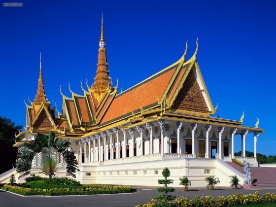 Royal Palace Phnom Penh, Cambodia-wallpaperweb.org