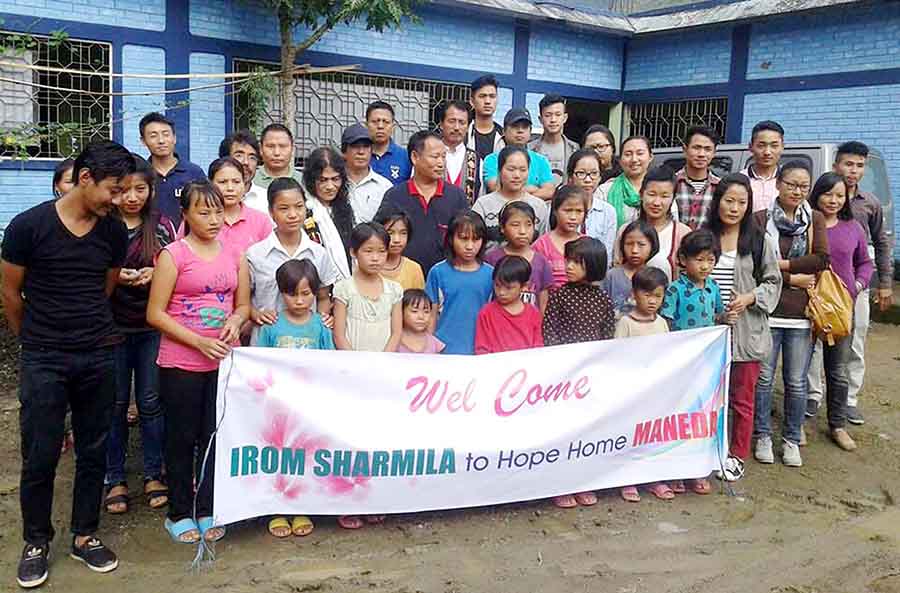 sharmila_with_children_of_the_hope_center_maneda